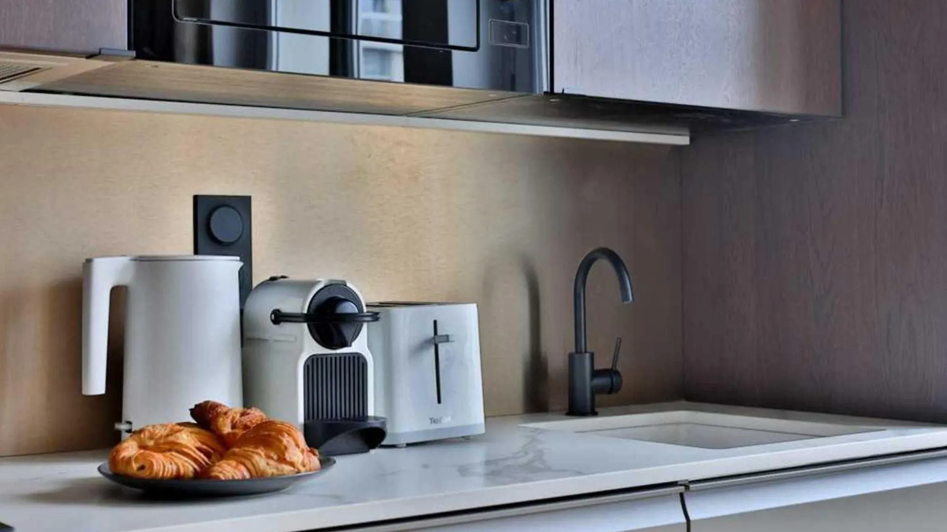 Modern Apartment - 1Br-4P - Canal St-Martin Paris France